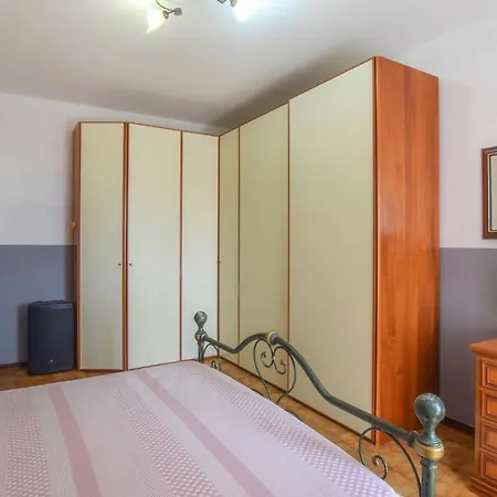 3 Bedroom Awesome In Pietrasanta