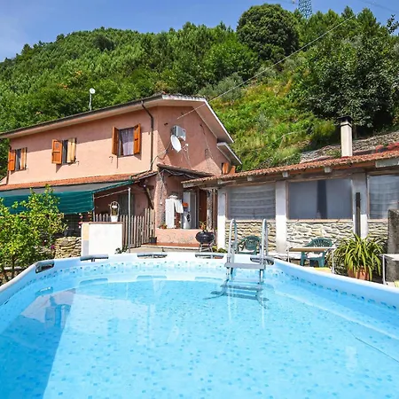 3 Bedroom Awesome In Holiday home Pietrasanta