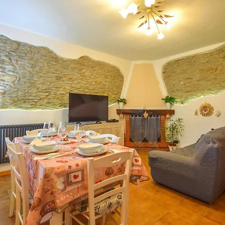 3 Bedroom Awesome In * Pietrasanta